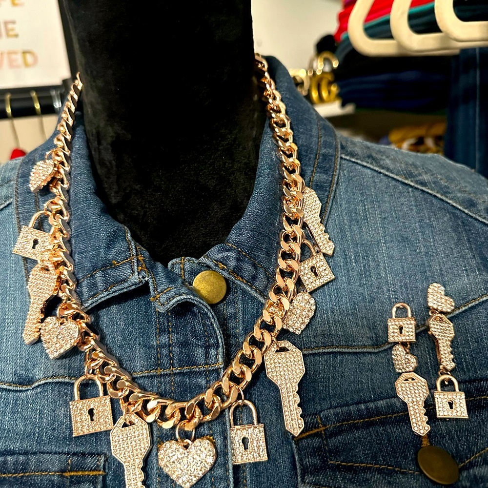 Sassy Jones Rose Gold Rhinestones Lock & Key Luxury Necklace and Earring Set